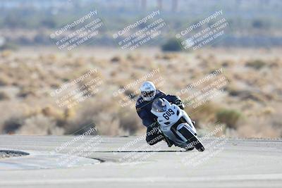 media/Dec-07-2025-CVMA (Sun) [[3e7d2de5dc]]/Race 12- Formula 40 MW and LW/